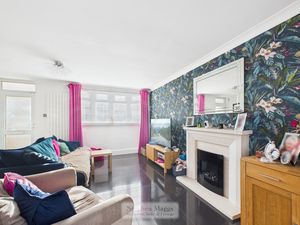 Photo 19- click for photo gallery